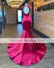 Luxus Hot Pink Abendkleid Meerjungfrau mit Cape 2024 Strass Samt Meerjungfrau Party Kleider Afrcian Abendkleid Gala Outfit