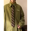 Chemises décontractées pour hommes Chemise à manches longues pour hommes Style de collège japonais Lâche à l'intérieur portant des étudiants de cravate Green Top Base