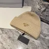 Nuevo Diseñador Beanie S Motivos De Gorro De Lana Gorro De Punto Hombres Mujeres Tendencia Transpirable De Discreto Y Avanzado Cien Con Moda Maillard Esquema De Color Gorra Regalo