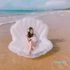 2023-Venta al por mayor-Diversión acuática 173 cm Inflable Seashell Pool Float Concha de almeja inflable gigante con anillo de natación de perlas para adultos Flotador Piscina