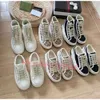 Canvas Tennis Shoe Designers Shoes Luxury Trims Tyg Tjocksolade skor Kvinnor Casual Shoes High Top Low Top Letter Högkvalitativ sneaker Italien 1977 Beige Ebony