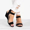 Sandaler 2023 Fashion Women's Wedge Casual Buckle Platform Summer High Heel Open Toe Black and Red Shoes Women