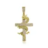 Collier pendentif croix de dragon de style chinois Chine-chic Zircon cubique Cz Pierre Bijoux Hip Hop Diamant Colliers de mode pour hommes Or véritable 14 carats Glacé Bijoux Cristal