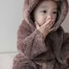 Conjuntos de ropa New Baby Cotton Bear Body de manga larga de felpa con capucha Creeper para niños y niñas