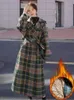 Wełniane mieszanki damskiej wełny w stylu Tweed Tweed Długie wełniany płaszcz zima luźna mieszanka gęstość kurtki Koreańskie ciepłe bawełniane wyściełane Casacos 231124