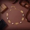 Top Kwaliteit Designer Klassieke Hanger Kettingen Vrouwen Gouden Letter V Ketting Valentinolies Luxe Design Sieraden ah1e