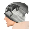 Berretti Black Frisian Stallion Rampante Bonnet Cappelli Cappello lavorato a maglia fresco per donna Uomo Inverno Warm Horse Skullies Berretti Berretti