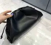 Authentic Venetas Pouch Bag Women's Color Clip Shoulder Designer Fold Bags Solid Fashion Bags Single Cloud Messenger BottegvVeneta Outlet SVNH3LYW WN-IFPD