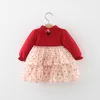 Flickaklänningar 2023 Våren och höstens färgglada prickar klänning för flickors koreanska version Little skarvade kläder