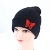 Berets dorosły motyl haft haftowy kobiety akrylowe dzianki czapki czapki czapka lady unisex swobodne czapki narciarskie gorras