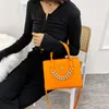 ¡Novedad de 2023! Bolsos de noche, bolso de hombro de estilo europeo para mujer, bolsos de mano de piel sintética sólida a la moda para mujer, bolso pequeño informal, bandolera 02