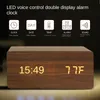 Skrivbordsklockor trä väckarklocka led lysande stum ljudkontroll USB elektronisk rum säng vid tidens datum temperatur 231124