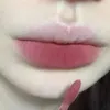 Lip Gloss Batom de duas cores Matte Stick Maquiagens de longa duração Impermeável Lama Argila Cor de tinta Cosméticos coreanos