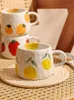 Tasses Tasses à café en céramique japonaise Ins fruits frais imprimés tasse de thé au lait maison cuisine Drinkware tasse pincée à la main irrégulière 231124