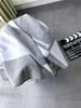 Accueil gris H cuir chaud Plaid canapé-lit polaire femmes couverture douce TOP vente gris grande taille 135175 cm