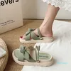 Sandales Mode Femmes Chaussures Noir Plate-Forme Sandales Deux Weare Talons D'été Med Anti-Skid Luxe Espadrilles New Bow Beach Girls Med