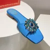 Rene Caovilla Crystal Flowers Embellished Buckle Flat Slides tofflor Mules Fashion Sandals öppna tår lyxdesigner för kvinnors semesterlägenheter och fritidssandal