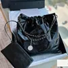 Silver Badge Women Retro Cross Body Large Tote Bag Pelle verniciata Trapuntata Jumbo Capacità Shopping Valigia da viaggio con pochette Borsa classica firmata Borse di lusso