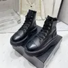 2023 luxe designer dames enkellaarsjes mode leren laarzen martens lage hak gestikte enkellaarsjes designer schoenen Britse waterdichte buitenzool met doos