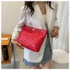 Bolsas de luxo Bolsas femininas Cor sólida Correntes de couro PU Designer Bolsa de ombro grande Moda Bolsa tiracolo para bolsas femininas