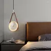 Lampy wiszące nowoczesne sztuka lampa sznurka ze skórzanym szklanym materiałem do osprzętu osłania oświetlenia nocnego do łóżka