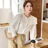 Polos femme 2023 petit haut chemise femme Style coréen à la mode col carré découpe exquise femme brodée