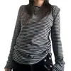 女性のTシャツxingqing y2kシャツ2000年代美学縞模様の丸い首の長袖