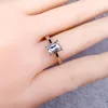 Pierścienie klastra srebrne 925 Oryginalny szmaragdowy test diamentu w obszarze 1 D kolor moissanite Pierścień genialny prostokąt kamienia szlachetnego ślub