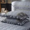 Saia de cama adulto 3 peças conjunto de capa europeia de luxo bordado plissado colcha para casa
