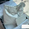 Silver Badge Women Retro Cross Body Large Tote Bag Pelle verniciata Trapuntata Jumbo Capacità Shopping Valigia da viaggio con pochette Borsa classica firmata Borse di lusso