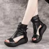 Sandaler 2023 Fashion Ladies Hollow-Out Gladiator Women Flat Shoes Open Toe Pu Leather Summer Platform Zipper Cool Boots