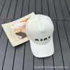 Desginer miui Lettre correcte de la famille Miao Chapeau de baseball brodé Mode Protection solaire Parasol Printemps/été Chapeau Instagram pour hommes et femmes