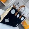 41Cm Veet Grote Tote Bags Soft Shop Bag Dames Handtas Pluche Strand Totes Portemonnee Klassieke Letters Afdrukken Originele Hardware Pouch Hoge Kwaliteit