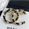 20style Luxury Designer Brand Letter Brooches 18K Gold Plated Inlay Crystal Rhinestone Jewelry Handmade Leather Brooch Pin Men Marry Wedding Party accessories