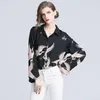 Kvinnor BLOUSES Fashion Red-Crowned Printed Shirt Vintage Elegant Long Sleeve Women Workwear Modern Lady Autumn Tops