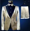 Herrenanzüge Männer Gold Designs Bühnenkostüme für Sänger Pailletten Blazer Tanzkleidung Jacke Stern Stil Kleid Punk Schwarzer Kragen