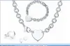 2023 belle mignonne Pendentif Colliers épaisse chaîne en acier inoxydable coeur unique Designer de luxe Femmes collier bracelet bague boucles d'oreilles costume avec sac à poussière et boîte