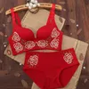 Bras stelt sexy dames bhs set borduurwerk rose push -up aangepaste bh -korte sets dames draadloze mode beha en panty set 230427