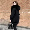 Kvinnors dike rockar xpqbb svart vinterlånga parkor kvinnor koreanska mode faux päls huva ner bomull vadderad stor fick tjock varm överrock