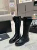 Designer-Stiefel, modische Damen-Farbblock-Martin-Stiefel, kniehohe Chelsea-Stiefel der Luxusmarke, bequeme, vielseitige flache Schuhe, Lederplattformen