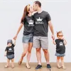 Family Matching Outfits Family matching outfits daddy mommy family look summer cotton crown print Tshirt baby mother kids Family clothing sets tshirts 230427