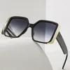 Solglasögon Big Square Frame Gradient Män Kvinnor Famous Luxury Design UV400 Sun Glasses Fashion Male Ladies Eyewear Shades Shades
