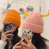 Berets Lumineux LED CARTOON MIGNE CARIGNE BIG EYES CAPS CAPS FEMMES COROIEN COUPLE DRAY-TIFE CHAPLE Y2K FORME HIVER CHAUD CHAUD CHAUD pour la fête