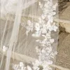 Bridal Veils Real PO 4 meter een laag bruiloft sluier met kam White Lace Edge ivoor geappliqued Cathedral M2023