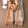 Écharpes La version correcte de C Family Silin Cashmere Nouvelle écharpe chaude polyvalente pour femme avec une apparence élevée et une broderie simple pour châle pour homme