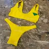 Kvinnor Sexig badkläder designer Summer Backless BH Low Rise Bikini Set Multi Colored Beach Badkläder