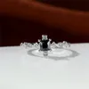 Trouwringen Eenvoudige mannelijke vrouwelijke zwarte zirkoon stenen ring trendy zilveren kleurbetrokkenheid charme kristallen vierkant voor vrouwen menwedding rita22