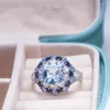 Anéis de cluster Mulheres Soild 925 Sterling Silver Ring para Charm Lady com forma oval cor azul topázio gemstone feminino namoro festa dedo