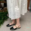 Sandaler Spring Women Pumps Patent Leather Round Toe Splicing Leopard Print OneLine Buckle Low Heel Women Shoes