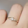 Fedi nuziali Minimalista Piccolo anello di pietra rotondo Colore oro Anelli di zirconi bianchi per le donne Fedi nuziali impilabili Anello di fidanzamento Gioielli R231127